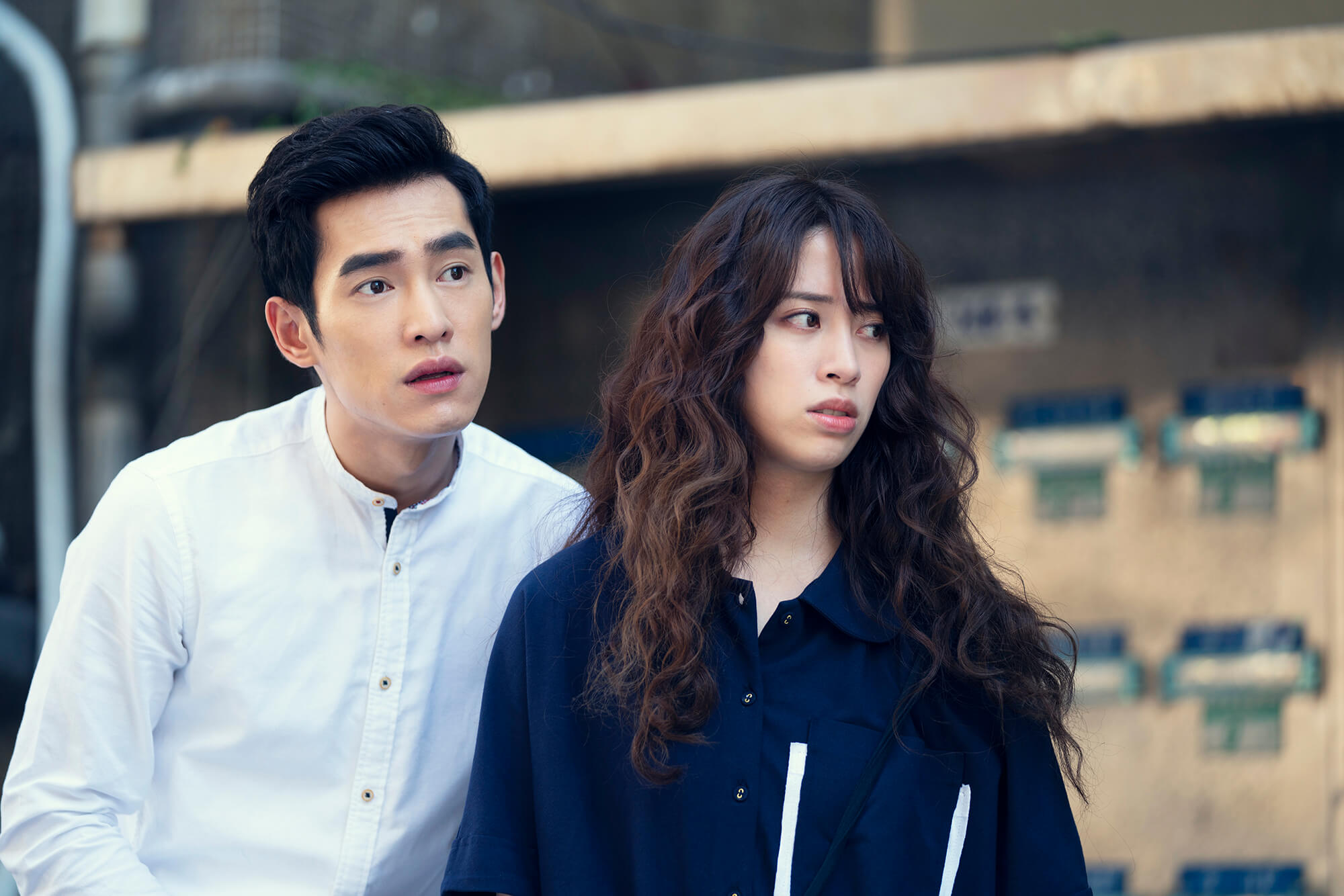 歐陽妮妮、張書豪成「亡命鴛鴦」　拍攝冷到「水裡摩擦取暖」！