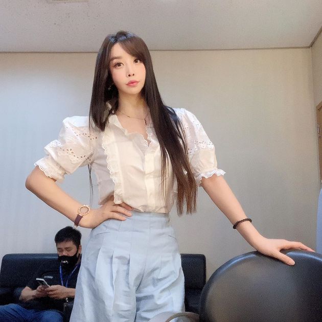 不甩10年前夫結婚！南韓「最美變性人」曝光交往對象：是企業家