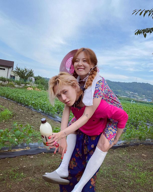 泫雅剛出道照片曝光！「短髮外翹」網全看歪：整形了？