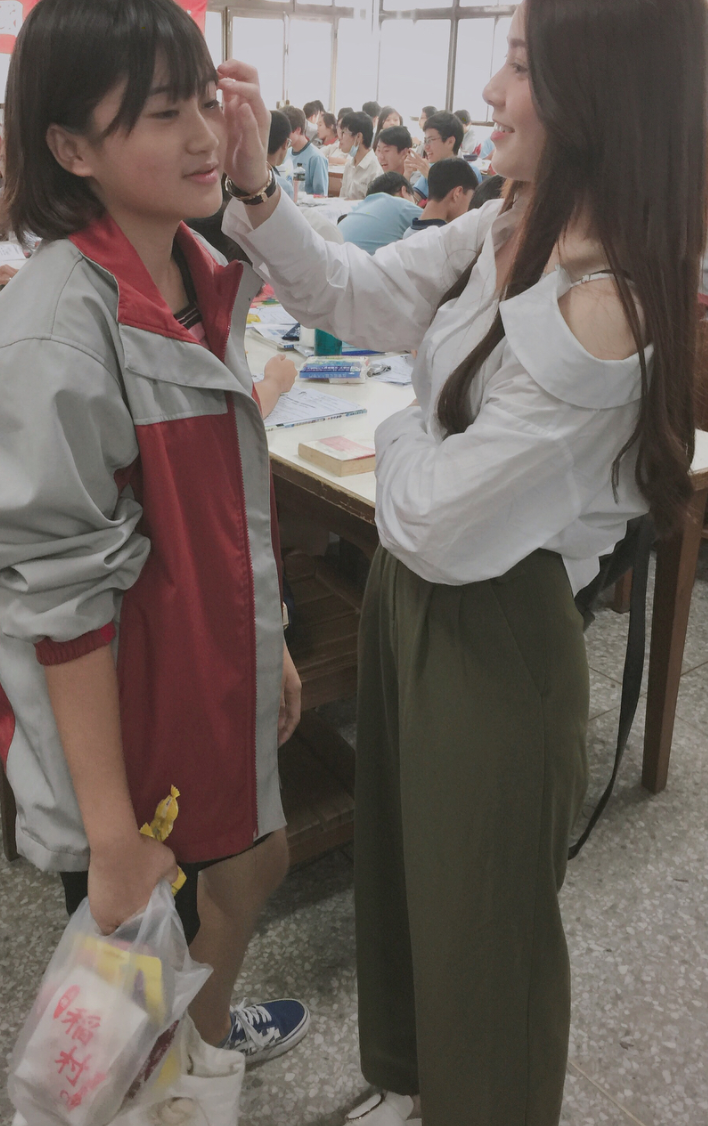 Top 2 大小姐長大了！近況曝光超驚人 網暴動：兩個都撞臉明星！