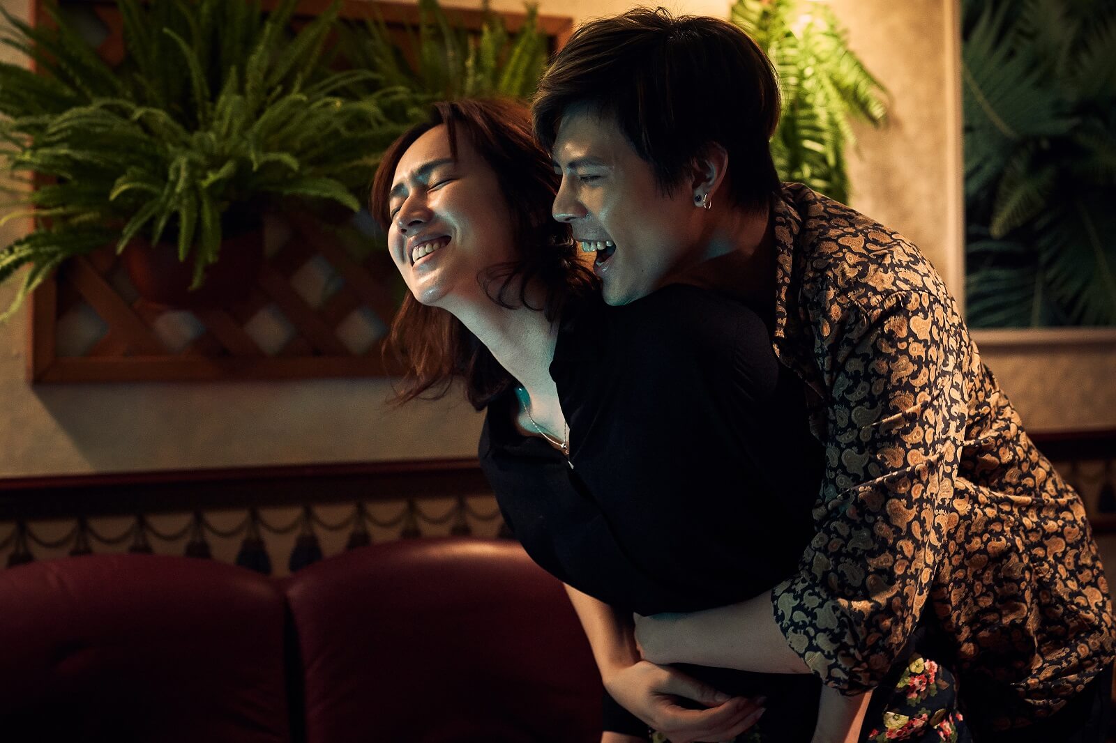 男演員與小薰「拍床戲爆哭想吐」　導演喊卡也沒用：當下哭到不行！