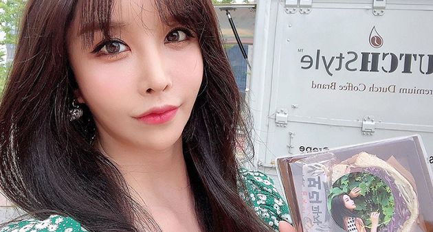 不甩10年前夫結婚！南韓「最美變性人」曝光交往對象：是企業家