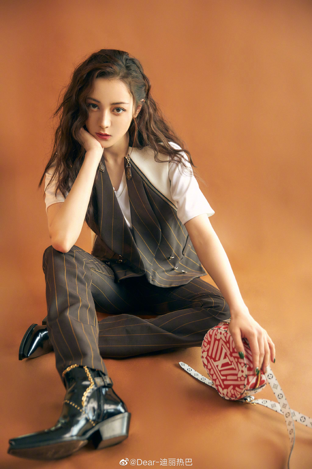 女神濾鏡崩壞!迪麗熱巴「秒變蛇精臉」 網崩潰:別再用了!