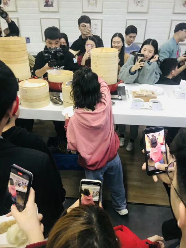 曾爆「身高只有120CM」！馮提莫「路人側拍照」曝光　網一看嚇歪！