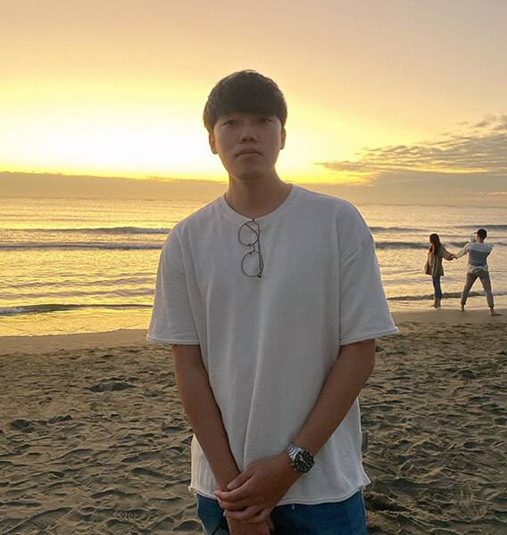 將有大事發生？網紅「胡椒」臉書驚見「藏頭詩」藏端倪