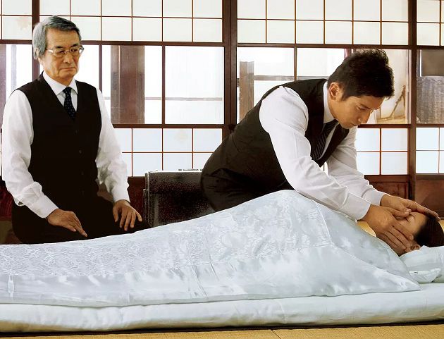 【鬼月恐怖片3】怕鬼的人必看！盤點3部最賣座日本恐怖電影「第二名超難產」！