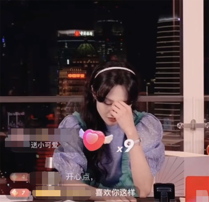 直播遭強迫帶貨  鄭爽不滿「太商業」爆氣轟人：沒有業績跟我有什麼關係？