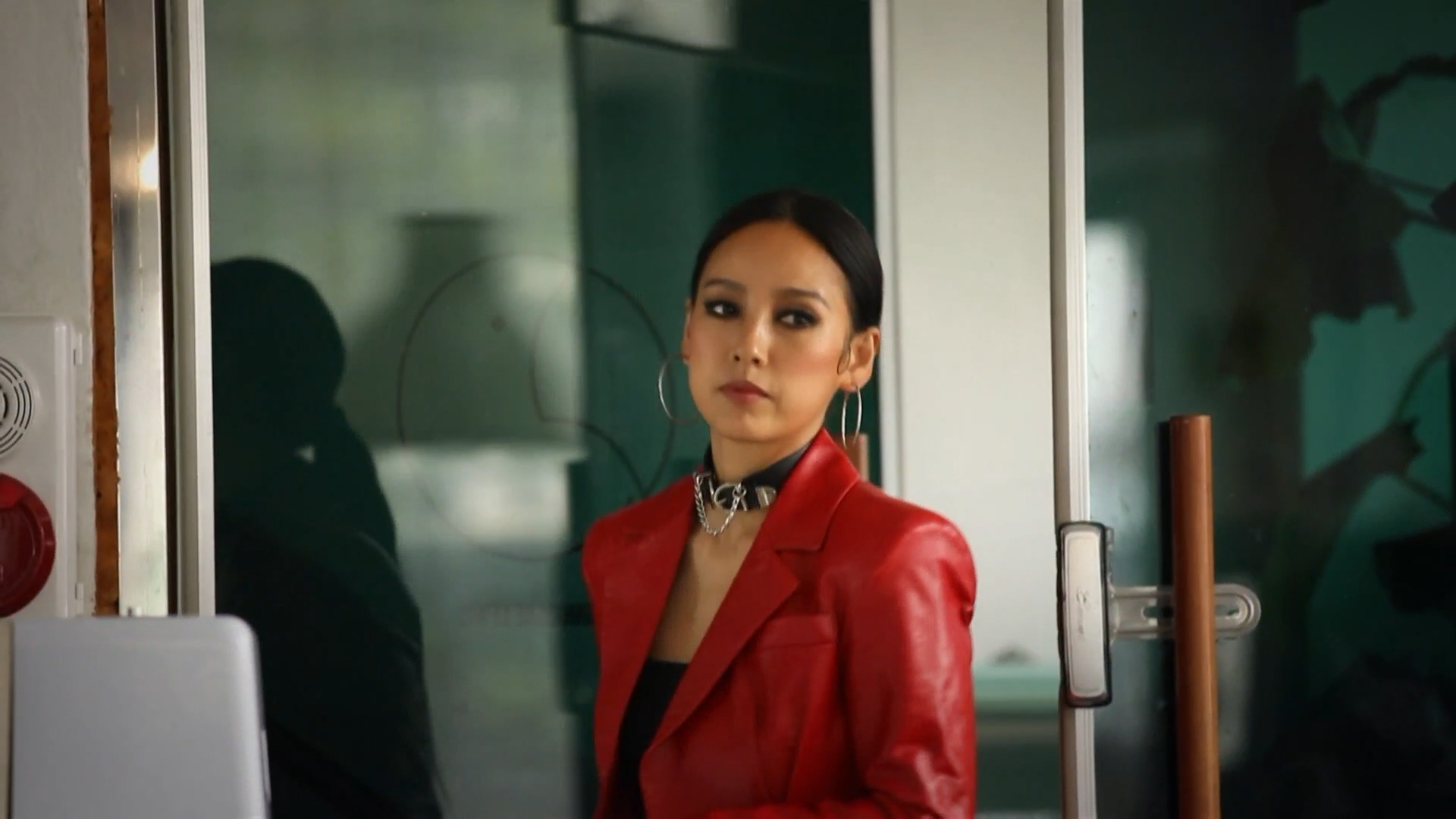 李孝利與嚴正化、Jessi、華莎組成強勢姊姊女團 劉在錫頂豬哥亮頭成公司代表