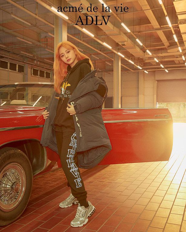 狂甩招牌甜美笑眼!子瑜「完全不笑」引熱議 網:真的是第一次