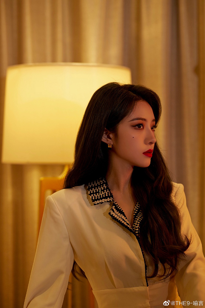 THE9喻言「慘被狂粉摟腰、摳背」！離譜畫面曝光　網全傻眼：超噁心