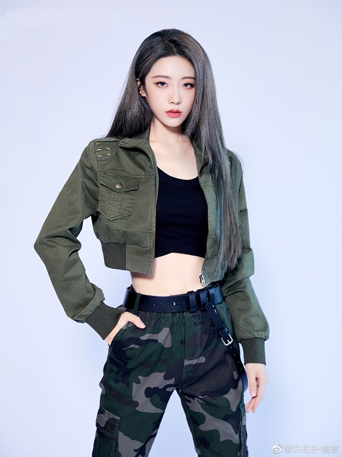 THE9喻言「慘被狂粉摟腰、摳背」！離譜畫面曝光　網全傻眼：超噁心