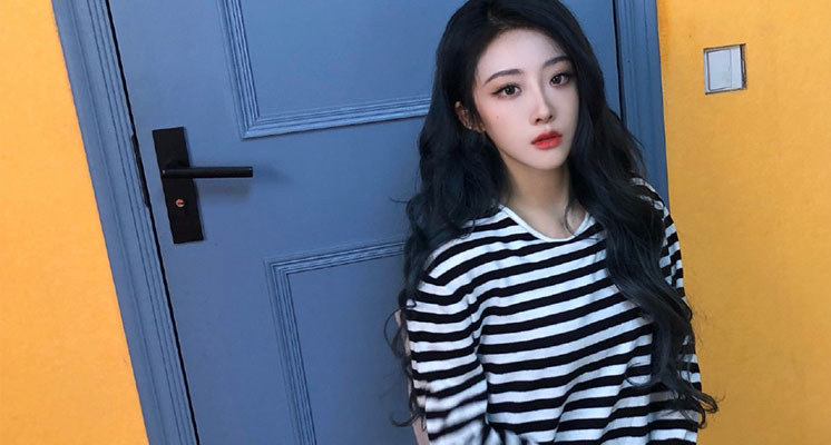 THE9喻言「慘被狂粉摟腰、摳背」！離譜畫面曝光　網全傻眼：超噁心