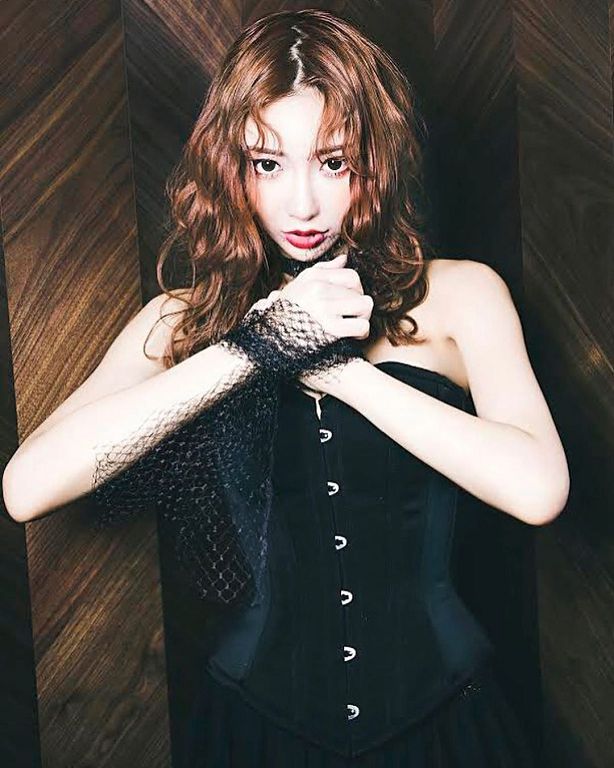 明日花綺羅尬I級蘿莉！第一天就拍「私密戲」：其實我很害羞