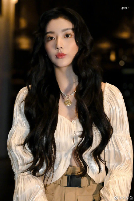 認不出！孔雪兒「掰了妹妹頭」新髮型曝光　網：好像趙小棠！