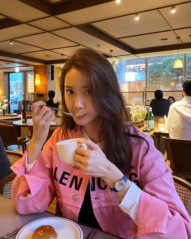 潤娥肩膀突冒花束！「疑似刺青圖案」網全戰翻：精靈變凡人