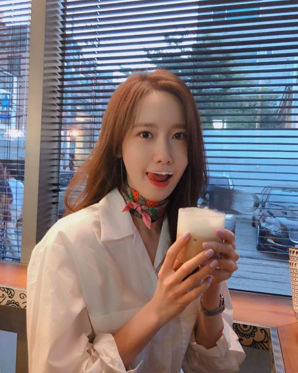 潤娥肩膀突冒花束！「疑似刺青圖案」網全戰翻：精靈變凡人