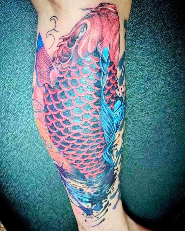 今年1月時,謝和弦與KT鬧翻後,曾上傳一支名為「掰掰前妻」的影片,他曬出將妻子原本甜美的肖像改成「地獄新娘」的照片,詭異模樣讓粉絲紛紛大呼「好毛」。