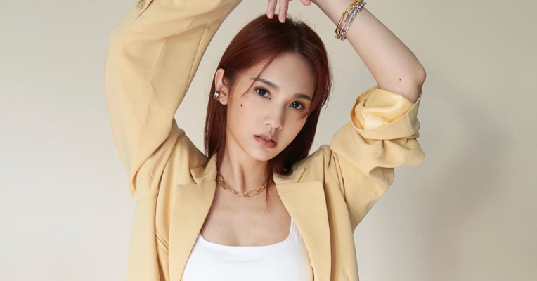 有家歸不得！楊丞琳「深夜受困樓梯間」　大嘆：白眼翻到頂點