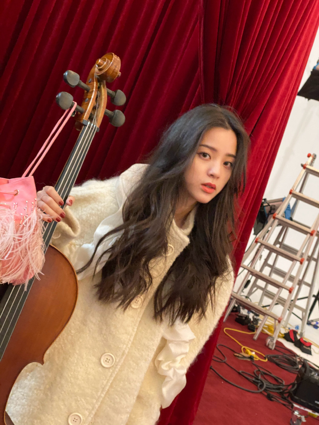 「明星照妖鏡」一拍全現形!歐陽娜娜「無修圖」流出 網:超尷尬