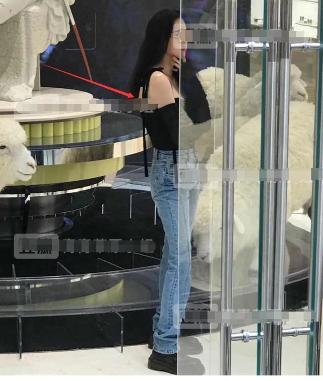 「明星照妖鏡」一拍全現形!歐陽娜娜「無修圖」流出 網:超尷尬