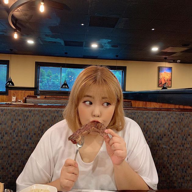 吃播直播主「狂甩44公斤」!肚子三層肉全消風 對比照曝光網看歪