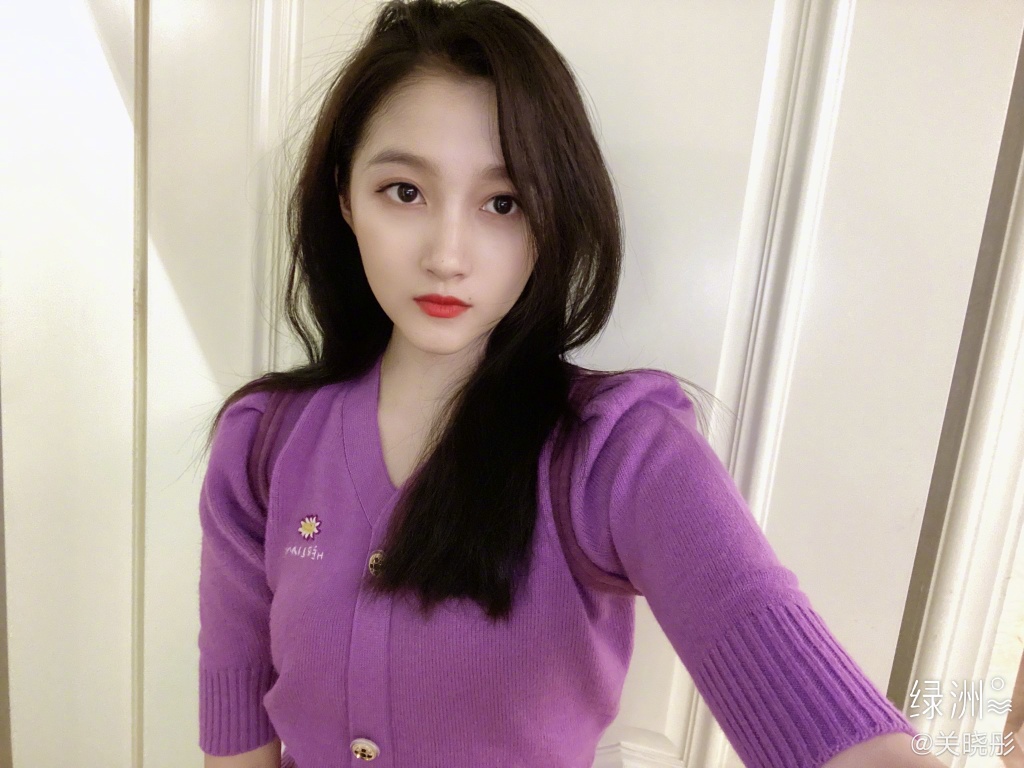 關曉彤爆有「隱藏版親姊」!「長相差超多」 網驚:多年前病逝?